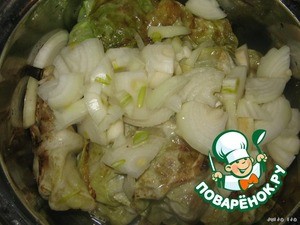 Голубцы, запечeнные под сметанно-луковым соусом