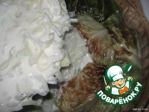 Голубцы, запечeнные под сметанно-луковым соусом