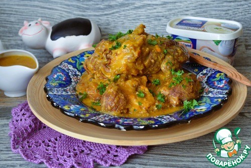 Говяжья голяшка в сливочно-овощном соусе