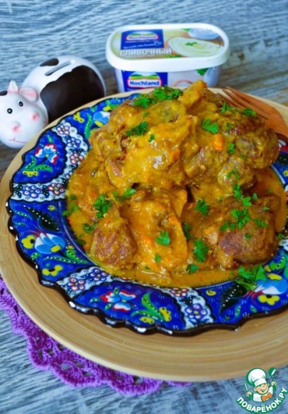 Говяжья голяшка в сливочно-овощном соусе