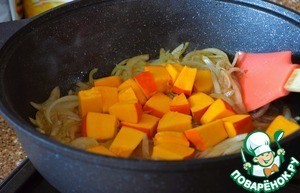 Говяжья голяшка в сливочно-овощном соусе