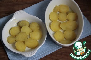 Гратин из картофеля и камбалы под соусом из горгонзолы