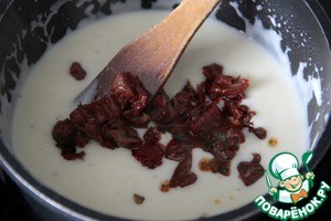 Гратин из картофеля и камбалы под соусом из горгонзолы