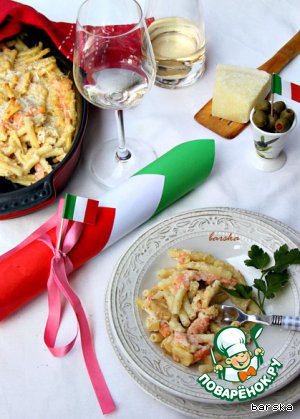 Гратин из макарон, копченого лосося и яблока Гратин из макарон, копченого лосося и яблока