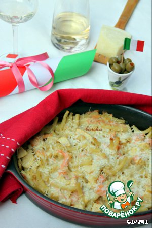 Гратин из макарон, копченого лосося и яблока Гратин из макарон, копченого лосося и яблока