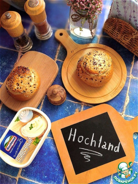 Хлебные горшочки с мясом и сыром