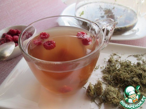 Хвойный чай с мятой и малиной