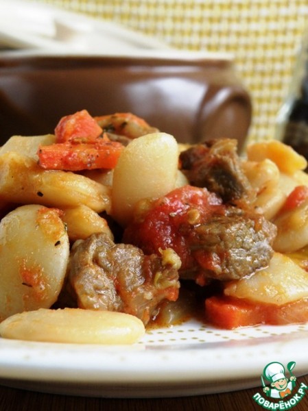Яхния с бараниной и фасолью