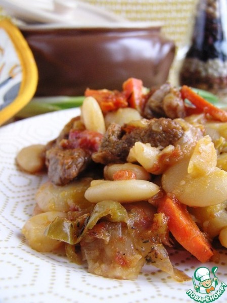 Яхния с бараниной и фасолью