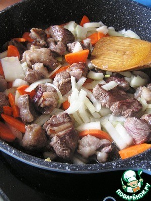 Яхния с бараниной и фасолью