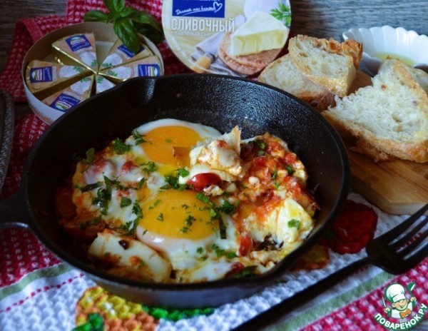 Яичница с плавленым сыром и овощами Яичница с плавленым сыром и овощами