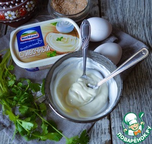 Яичница в сырно-сметанном соусе