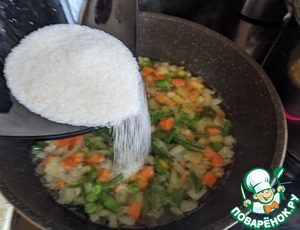 Кальмары, фаршированные рисовой полентой и овощами