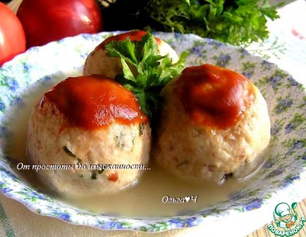 Канедерли из хлеба и колбас в бульоне Канедерли из хлеба и колбас в бульоне