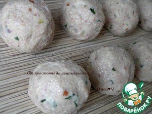 Канедерли из хлеба и колбас в бульоне Канедерли из хлеба и колбас в бульоне