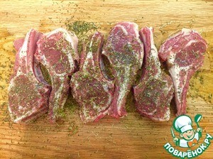 Каре ягненка с быстрым картофельным гратеном Каре ягненка с быстрым картофельным гратеном