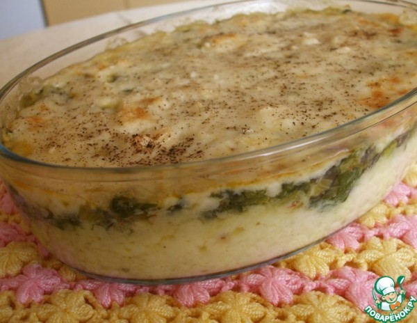 Картофельно-шпинатный гратен под соусом бешамель