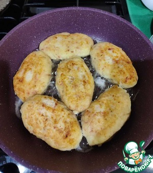 Картофельные котлеты с жареным луком и ветчиной Картофельные котлеты с жареным луком и ветчиной