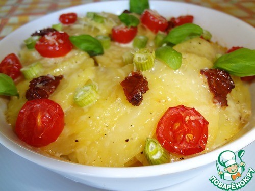 Картофельный гратен с вялеными томатами