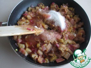 Кетчуп из свеклы и ревеня