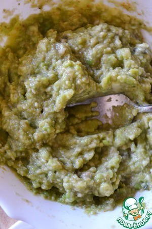 Кокосовая индейка с соусом из авокадо