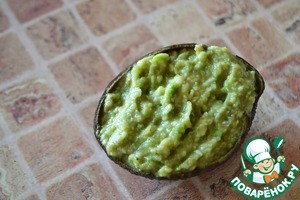 Кокосовая индейка с соусом из авокадо