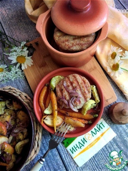 Котлеты из индейки к запечённым овощам Котлеты из индейки к запечённым овощам