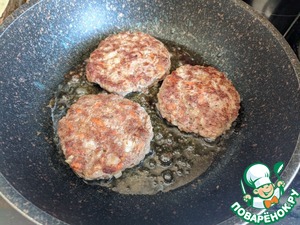 Котлеты из индейки с кукурузной полентой Котлеты из индейки с кукурузной полентой