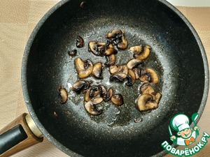 "Крошка-картошка" с грибным соусом