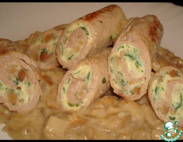 Крученики в подливке из белых грибов