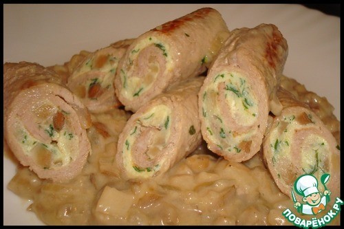 Крученики в подливке из белых грибов