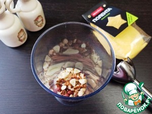 Кукурузные шарики с ореховым соусом