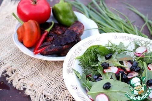 Купаты на углях с соусом из жимолости Купаты на углях с соусом из жимолости