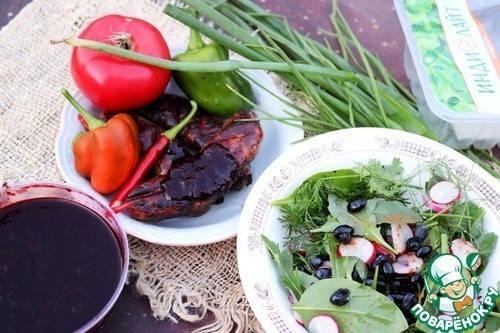 Купаты на углях с соусом из жимолости Купаты на углях с соусом из жимолости