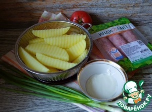 Купаты с картофелем, запеченные в сметане Купаты с картофелем, запеченные в сметане