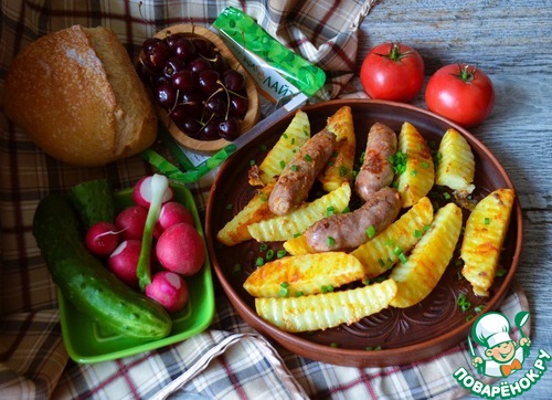 Купаты с картофелем, запеченные в сметане Купаты с картофелем, запеченные в сметане