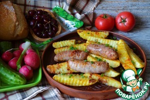 Купаты с картофелем, запеченные в сметане Купаты с картофелем, запеченные в сметане