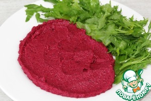 Куриный шницель на свекольном креме