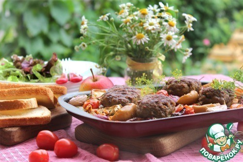 Люля-кебаб с фруктово-овощным гарниром Люля-кебаб с фруктово-овощным гарниром