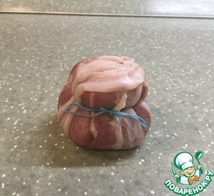 Мешочки из свинины с начинкой Мешочки из свинины с начинкой