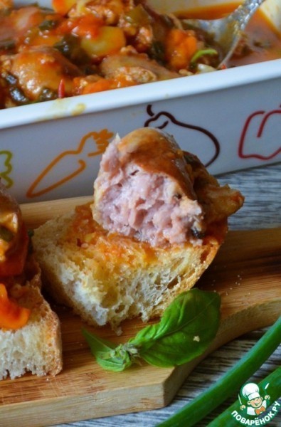 Мини-купаты с томатами и чесноком