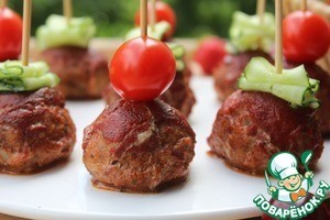 Мясные шарики из индейки с капустой