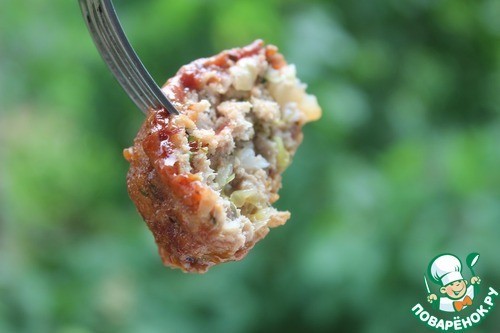 Мясные шарики из индейки с капустой