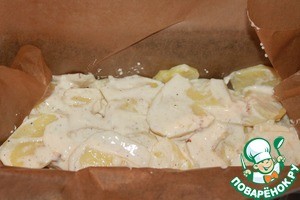 Мусс из лосося с крабовыми палочками на ложе из картофельного гратена