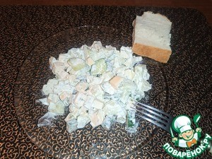 Нежный салат с огурцом, яблоком