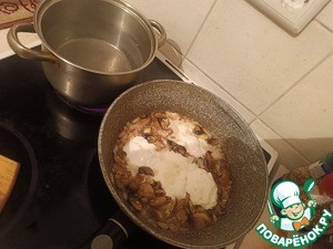 Паста со сметаной, грибами и сыром Паста со сметаной, грибами и сыром