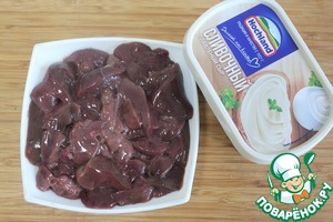 Печень под сырным соусом