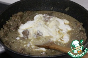 Печень в сметанно-сырном соусе Печень в сметанно-сырном соусе