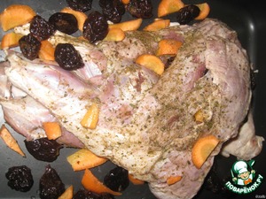 Печеная баранина с черносливом