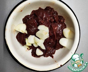 Печеночные котлеты с соусом 3 сыра Печеночные котлеты с соусом 3 сыра